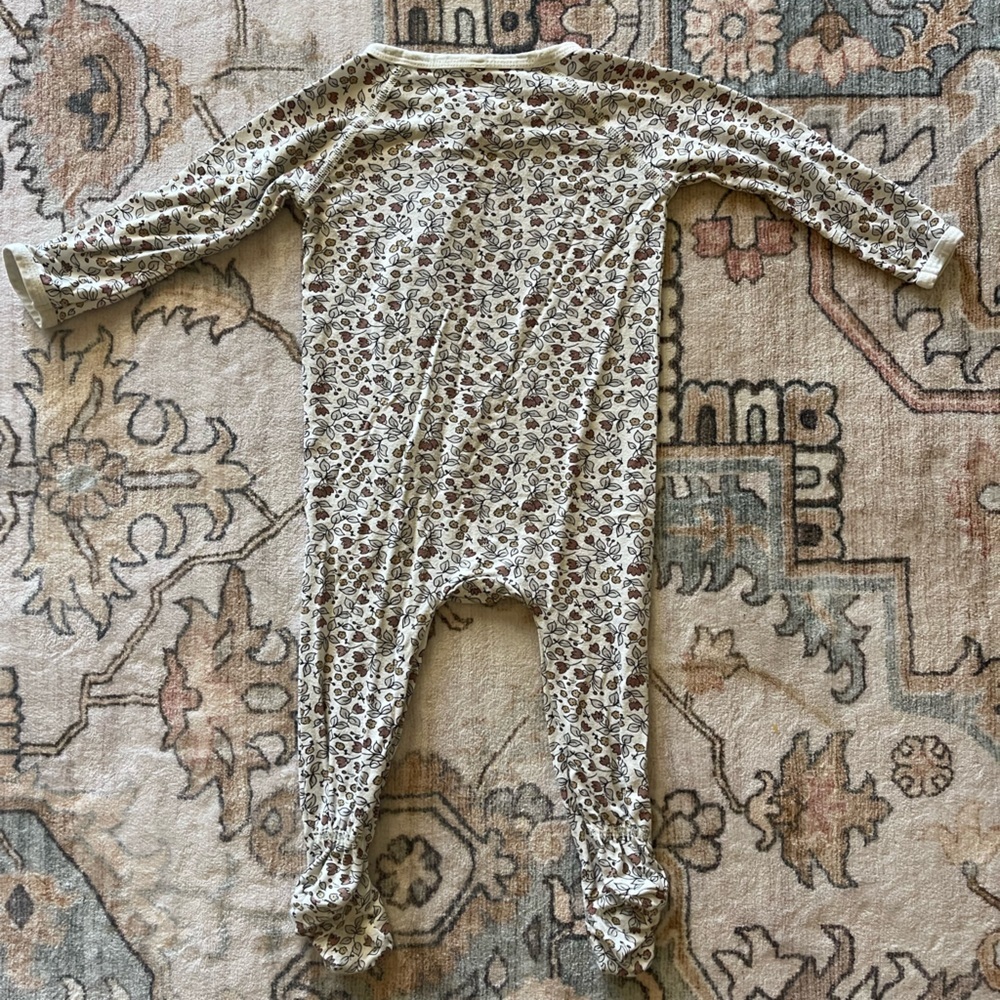 Quincy Mae Cream and Brown Floral Footie - Picture 3 of 3